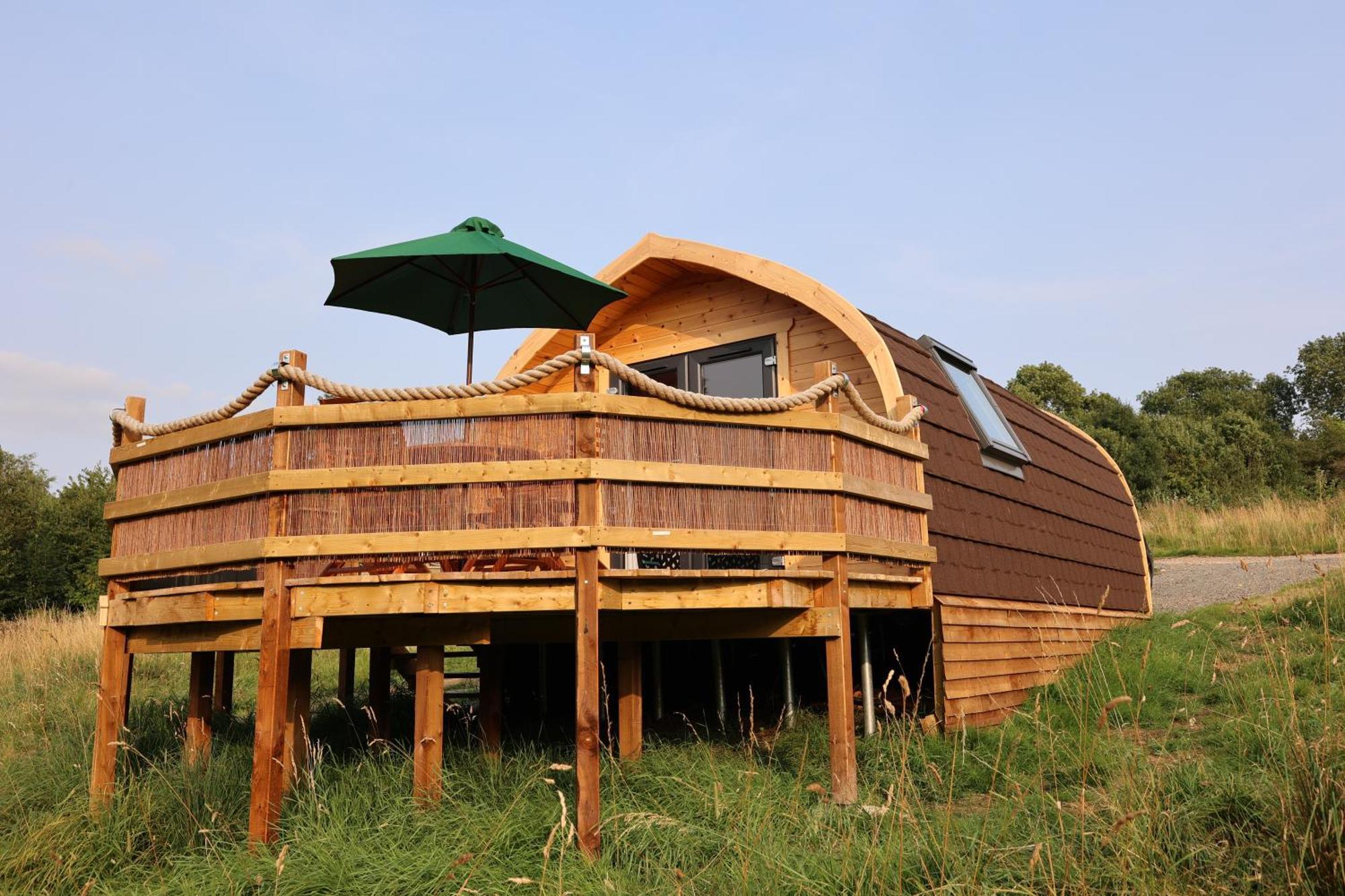 Ammonite Glamping Pod & Hot Tub Apartment Hungerton Bagian luar foto
